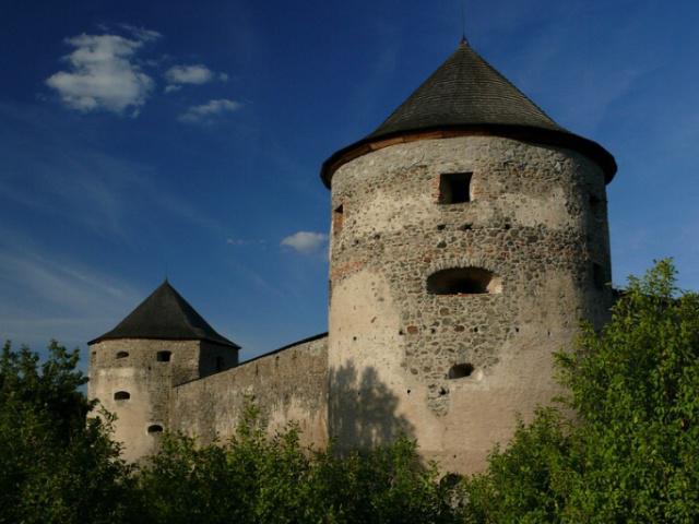 Hrad Bzovík