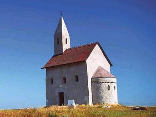 Románsky kostolík Drážovce